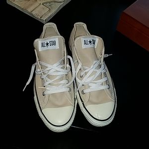 Converse Chuck Taylor All-Stars low top, tan